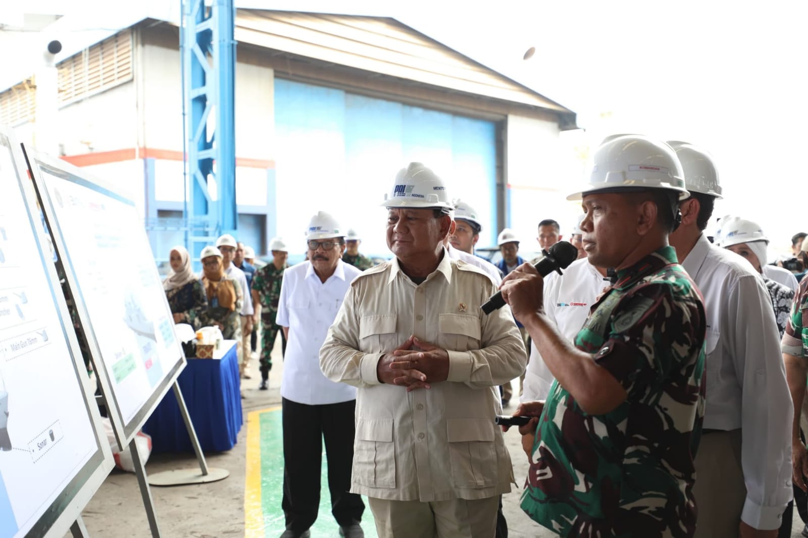 Menhan Prabowo tinjau pembangunan kapal perang Frigate Merah Putih