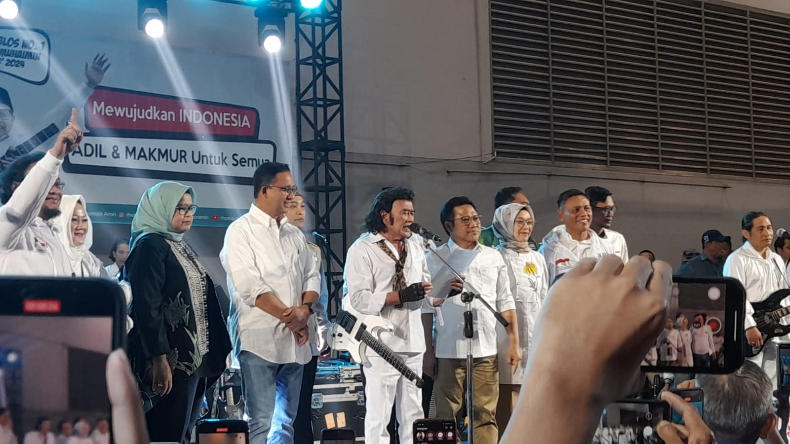 Raja Dangdut Rhoma Irama ajak penggemar pilih paslon 1 Anies-Muhaimin Raja Dangdut Rhoma Irama ajak penggemar pilih paslon 1 Anies-Muhaimin