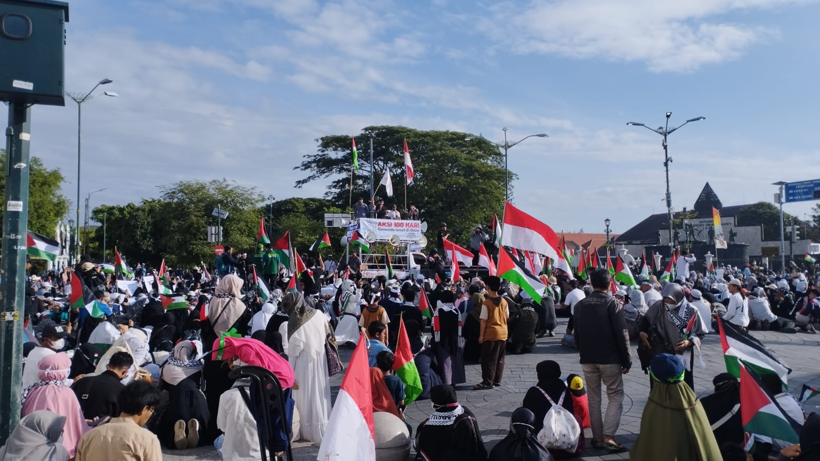 FUI Yogya aksi 100 hari genosida Israel di Gaza, dunia harus bertindak! FUI Yogya aksi 100 hari genosida Israel di Gaza, dunia harus bertindak!