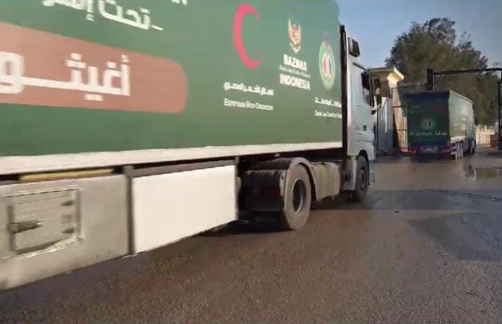Tiga truk bantuan kemanusiaan BAZNAS kembali memasuki Gaza, Palestina Tiga truk bantuan kemanusiaan BAZNAS kembali memasuki Gaza, Palestina