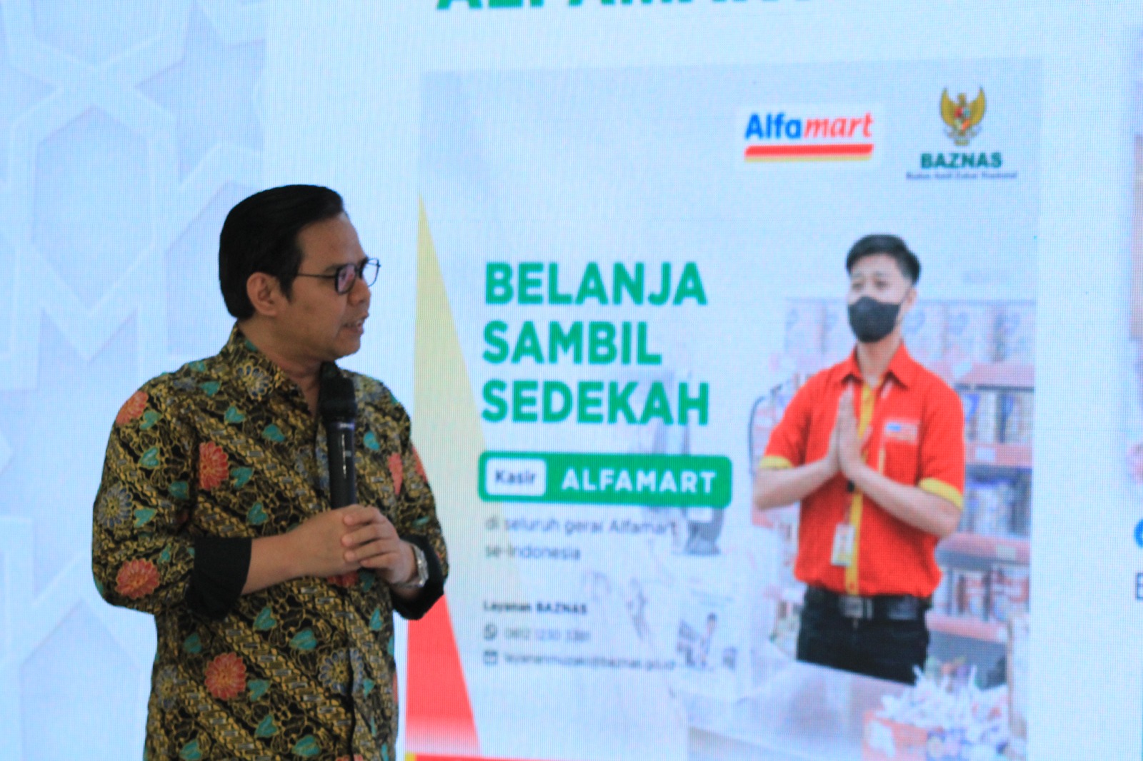 50.000 lebih penerima manfaat terbantu dari sedekah konsumen Alfamart melalui BAZNASÂ 50.000 lebih penerima manfaat terbantu dari sedekah konsumen Alfamart melalui BAZNASÂ