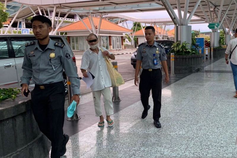 Imigrasi Bali dapati dan usir WNA AS tak berkualitas mengemis di Ubud