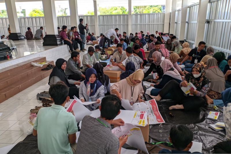 KPU Kulon Progo mulai pelipatan surat suara Pemilu 2024 KPU Kulon Progo mulai pelipatan surat suara Pemilu 2024
