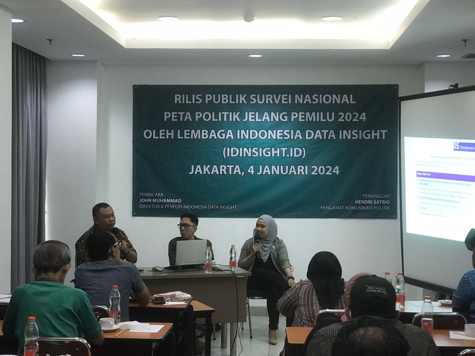 Hasil survei Id-Insight ungkap pasangan Ganjar-Mahfud ungguli dua pasangan lain Hasil survei Id-Insight ungkap pasangan Ganjar-Mahfud ungguli dua pasangan lain
