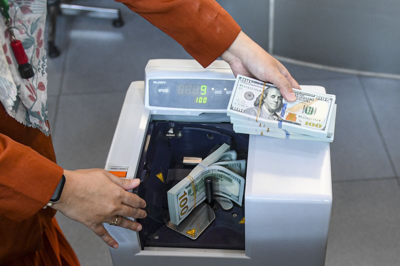 Rupiah stabil di Rp15.615