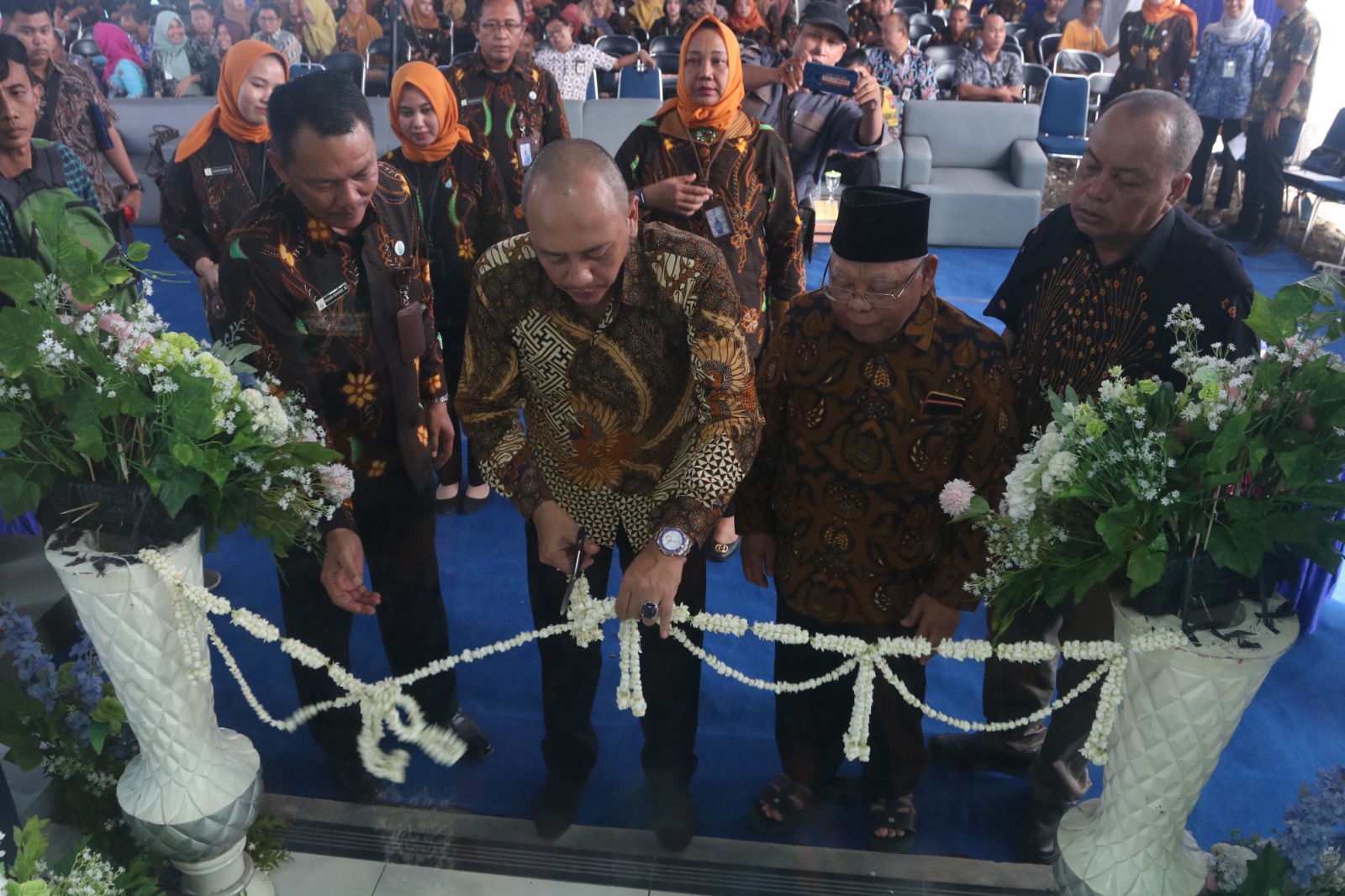 Wali Kota Tegal minta kinerja Perumda Air Minum Tirta Bahari terus ditingkatkan Wali Kota Tegal minta kinerja Perumda Air Minum Tirta Bahari terus ditingkatkan