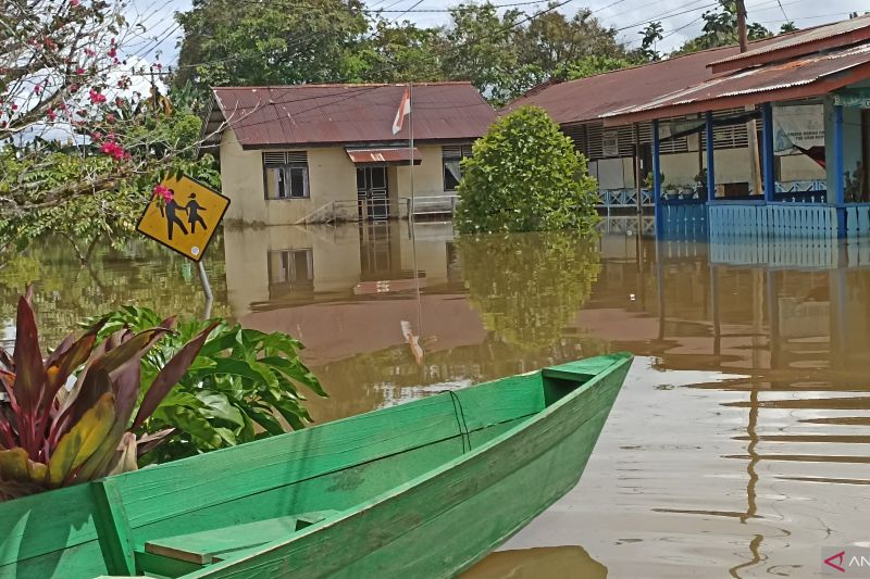 Banjir di Kapuas Hulu meluas warga diminta utamakan keselamatan Banjir di Kapuas Hulu meluas warga diminta utamakan keselamatan