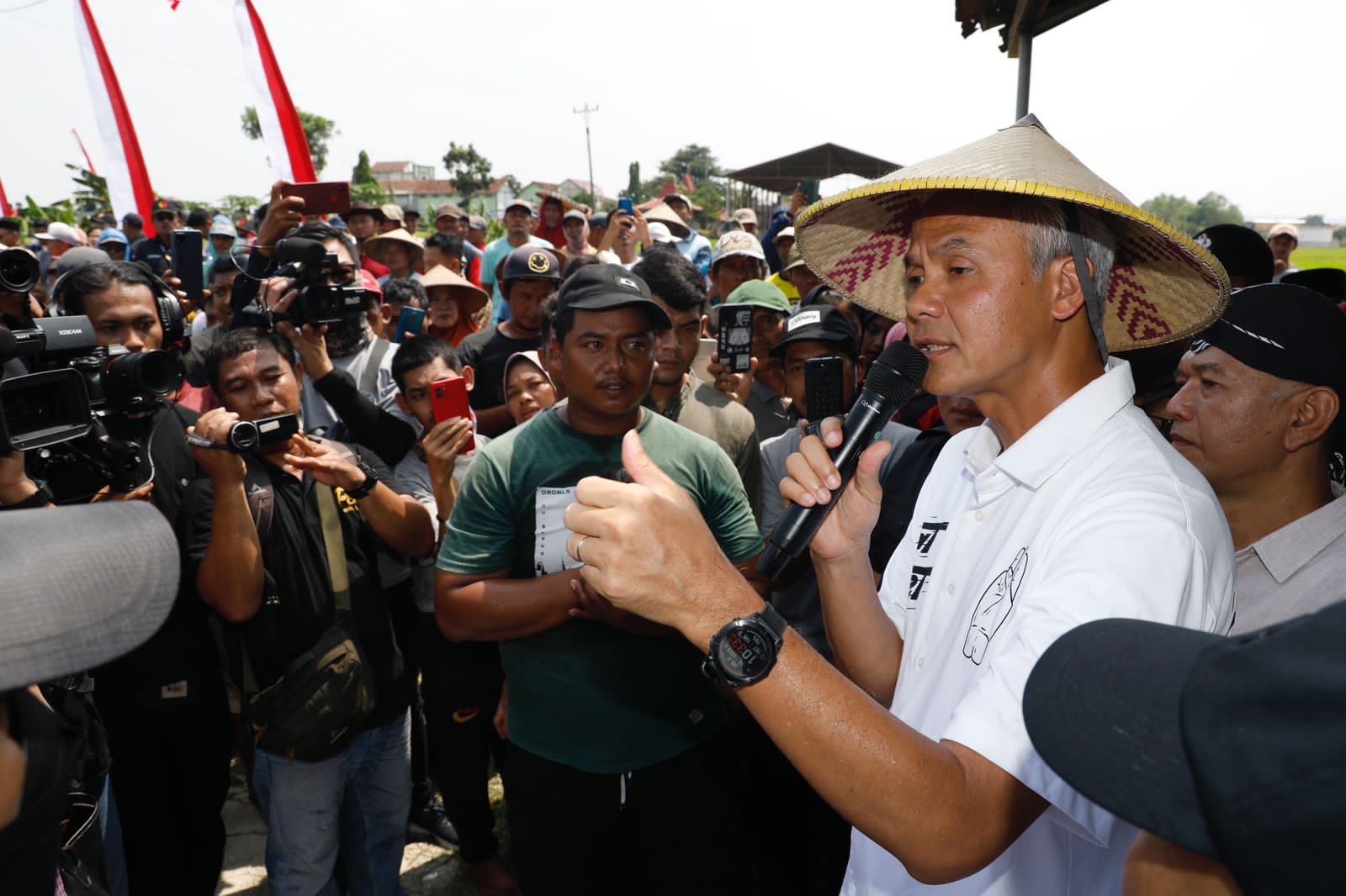 Bertemu petani di Demak, Ganjar janji hapus kredit macet petani Bertemu petani di Demak, Ganjar janji hapus kredit macet petani