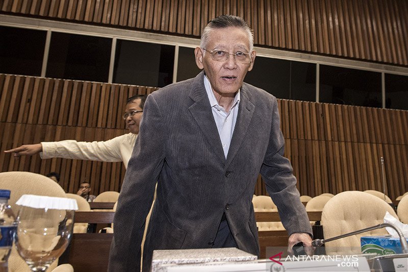 Romli Atmasasmita menolak jadi saksi meringankan bagi Firli Bahuri Romli Atmasasmita menolak jadi saksi meringankan bagi Firli Bahuri