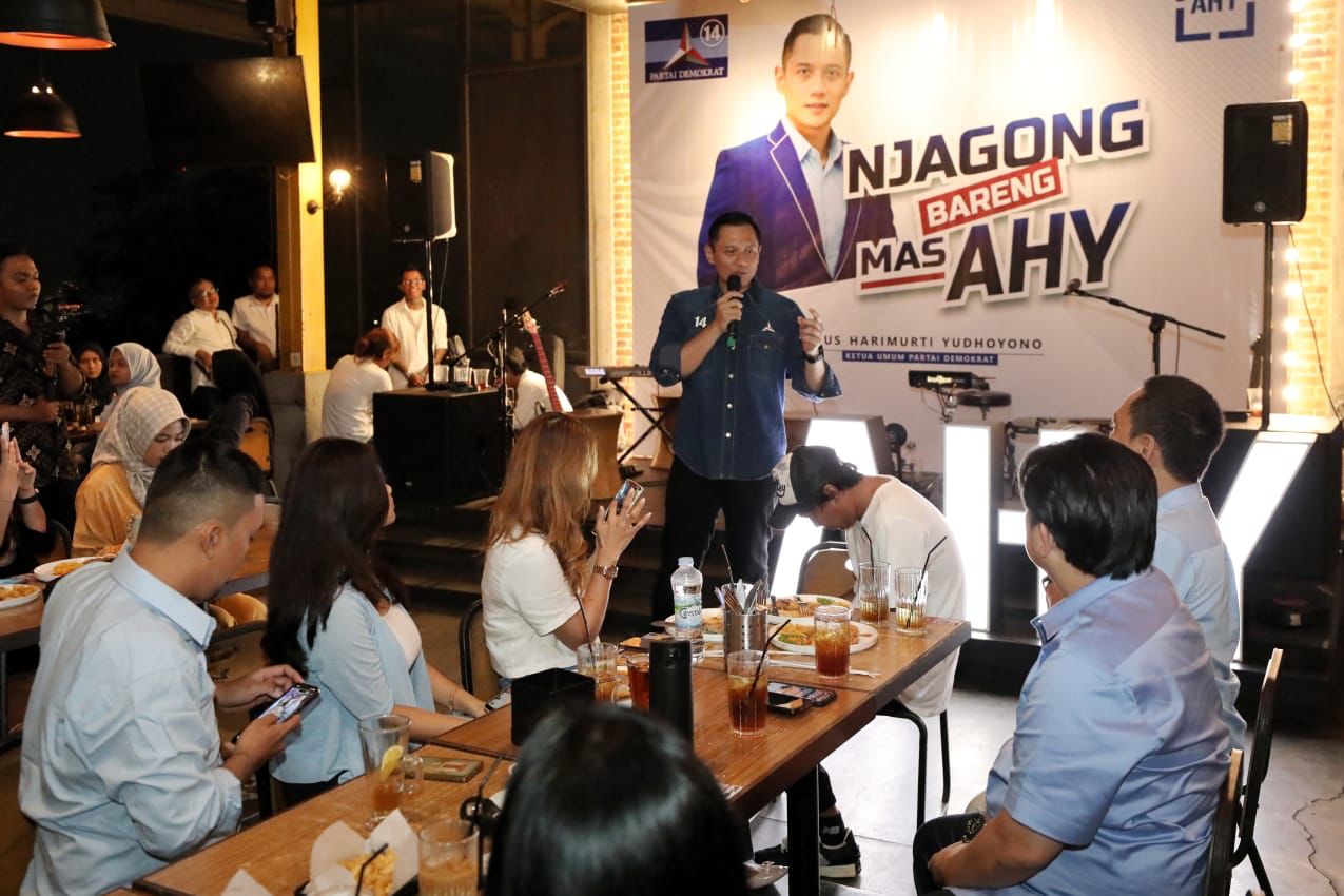 Nongkrong bareng milenial dan influencer, AHY harap sepak bola harus jadi industri Nongkrong bareng milenial dan influencer, AHY harap sepak bola harus jadi industri
