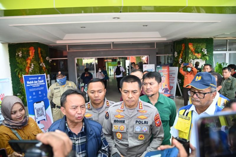 500 personel dikerahkan untuk bantu warga terdampak gempa Sumedang 500 personel dikerahkan untuk bantu warga terdampak gempa Sumedang