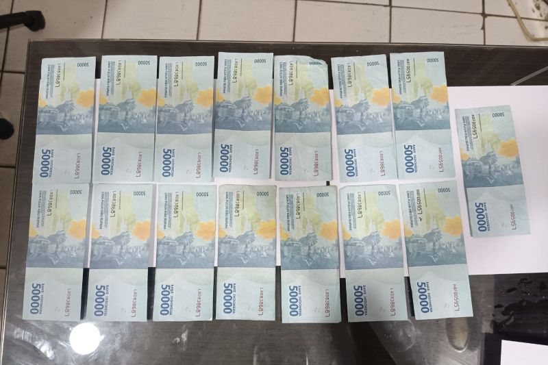 Polisi amankan dua orang pengedar uang palsu di Tangerang