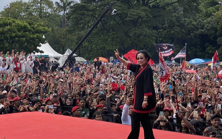 Ganjar ditemani Megawati kampanye di Lapangan Tegallega Bandung Ganjar ditemani Megawati kampanye di Lapangan Tegallega Bandung