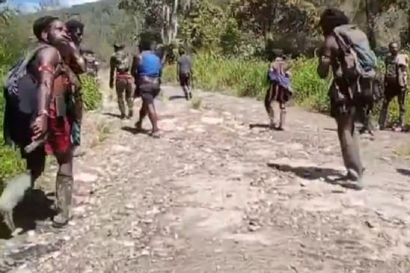 Kaops Damai Cartenz sebut tiga KKB tertembak saat kontak senjata di Sugapa