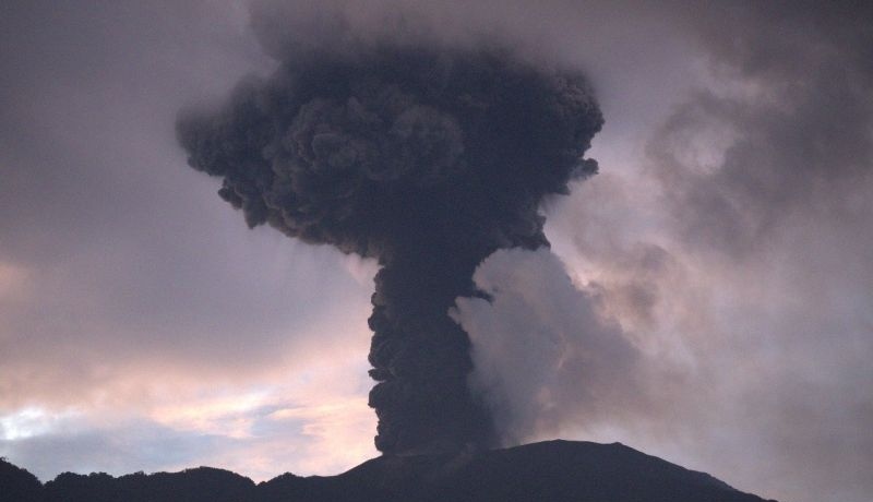 Imbas abu vulkanik Marapi, Bandara Internasional Minangkabau ditutup