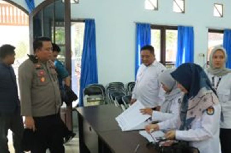 Ribuan surat suara di Tabalong ditemukan rusak Ribuan surat suara di Tabalong ditemukan rusak