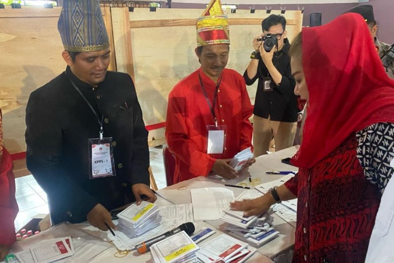 KPU Semarang gelar simulasi pemungutan suara KPU Semarang gelar simulasi pemungutan suara