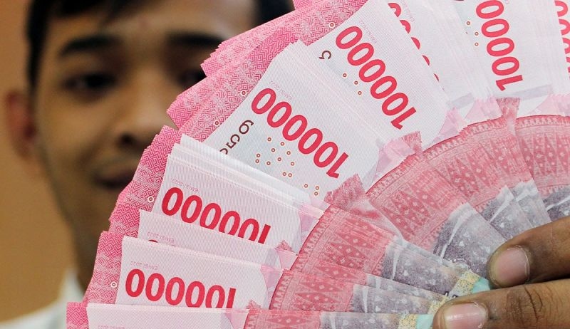 Rupiah di akhir pekan ditutup turun jadi Rp15.516 per dolar AS 