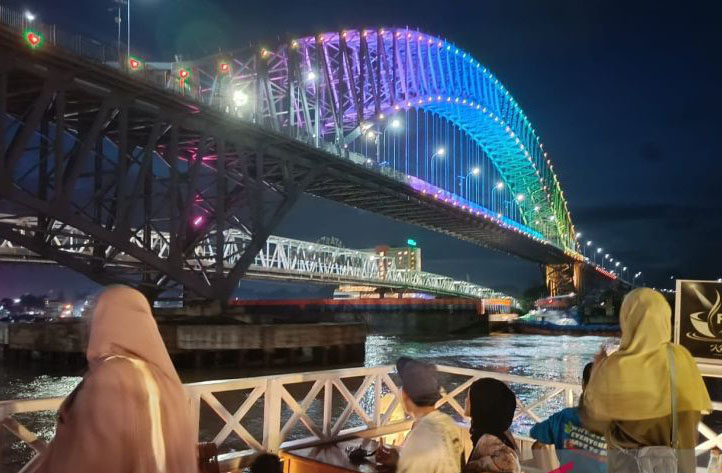 Menyusuri Sungai Mahakam, menyelami denyut Samarinda