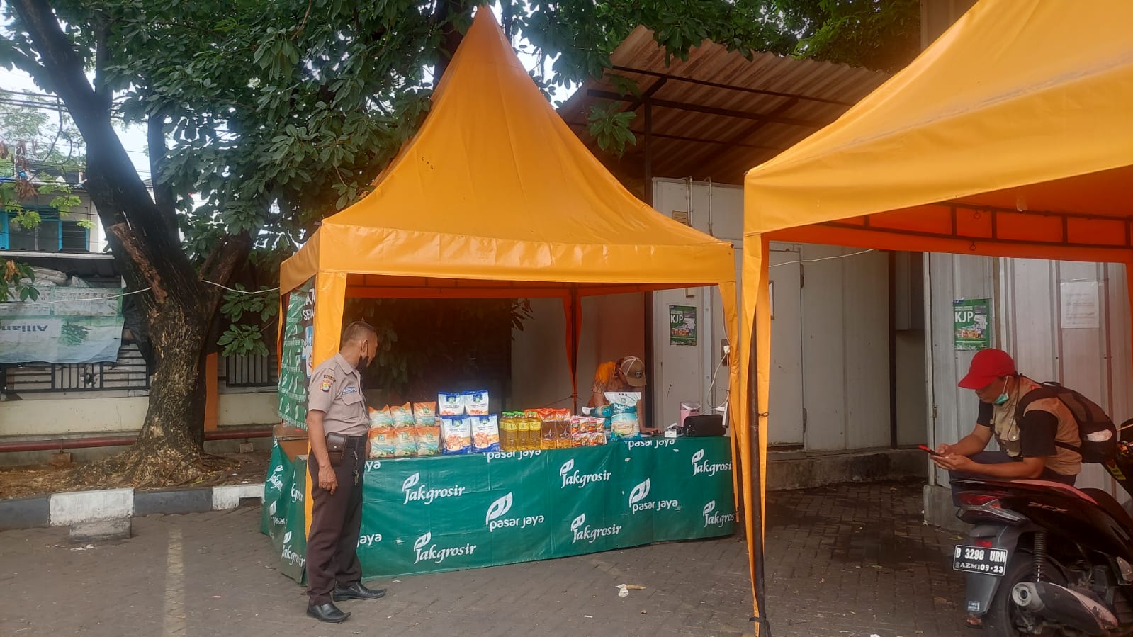 Stabilkan harga, Jakgrosir gelar program Pa Mur di empat lokasi di Jakut Stabilkan harga, Jakgrosir gelar program Pa Mur di empat lokasi di Jakut
