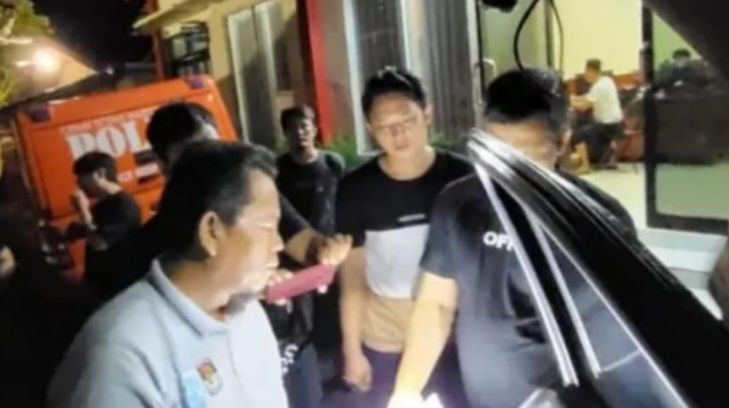 Tim Saber Pungli Ditreskrimum Polda Sumut OTT Komisioner KPU Padangsidimpuan. Tim Saber Pungli Ditreskrimum Polda Sumut OTT Komisioner KPU Padangsidimpuan.