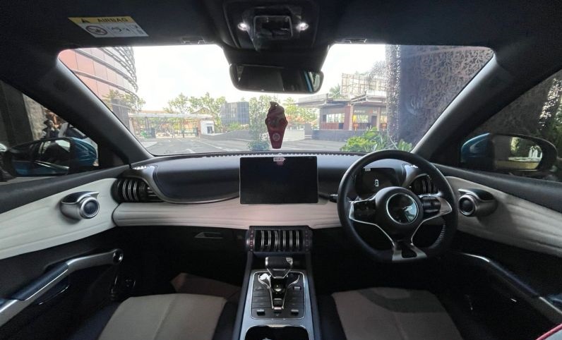 BYD Atto 3 mobil listrik beperforma ciamik BYD Atto 3 mobil listrik beperforma ciamik