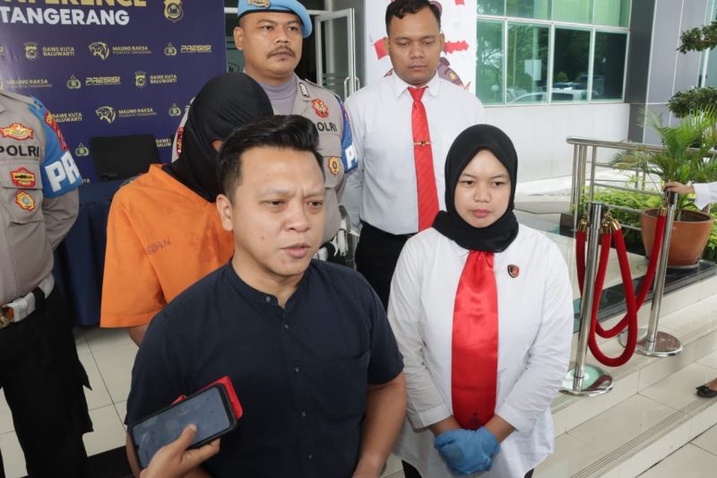 Polisi tangkap seorang ayah diduga perkosa anak di Tangerang Polisi tangkap seorang ayah diduga perkosa anak di Tangerang