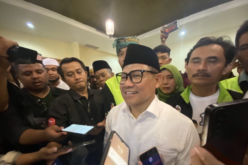 Cak Imin sebut Paslon yang tempel stiker di beras bansos itu niretika Cak Imin sebut Paslon yang tempel stiker di beras bansos itu niretika