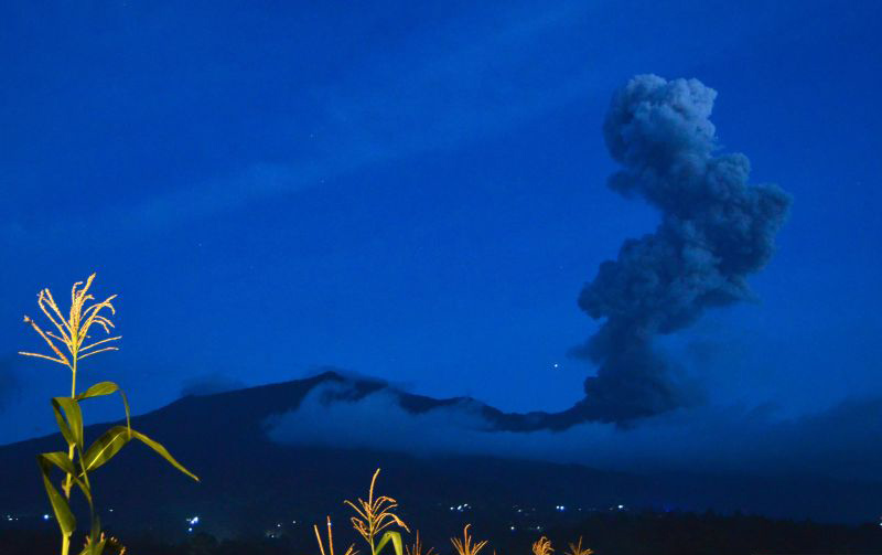 Warga Tanah Datar diimbau waspada radius 4,5 km dari Marapi Warga Tanah Datar diimbau waspada radius 4,5 km dari Marapi