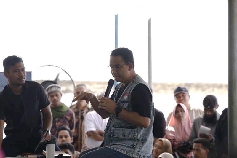 Janji Anies kepada masyarakat Maluku akan membangun lapangan berstandar FIFA Janji Anies kepada masyarakat Maluku akan membangun lapangan berstandar FIFA