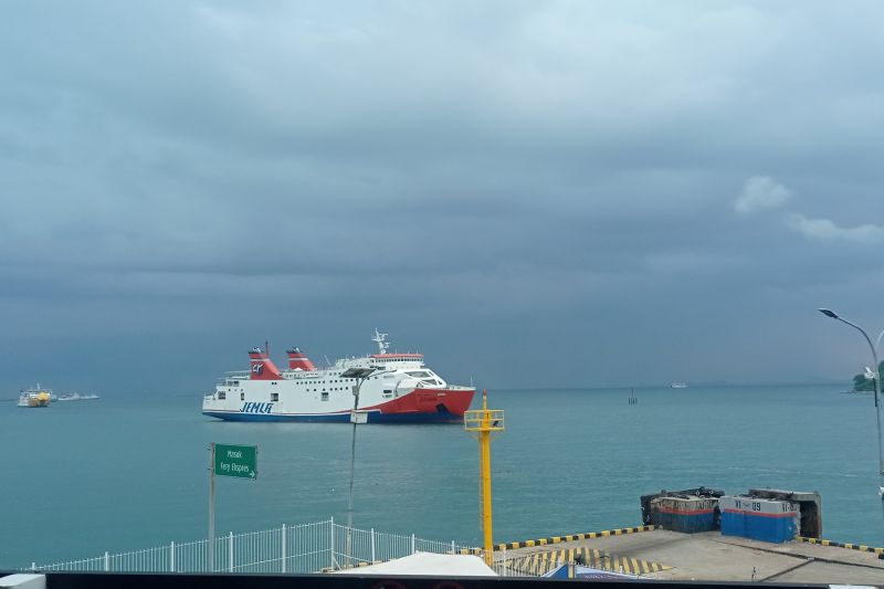 Prakiraan cuaca siang hari di Banten hujan ringan dan sedang Prakiraan cuaca siang hari di Banten hujan ringan dan sedang