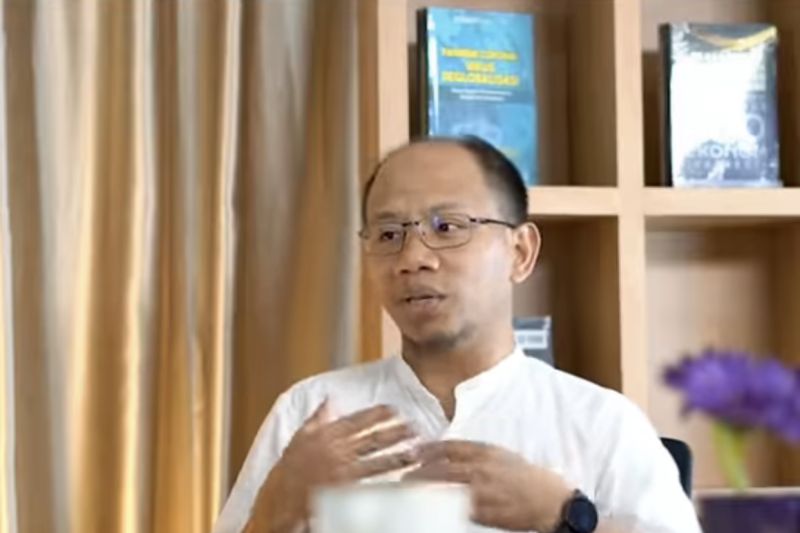 INDEF nilai bansos tidak bisa membuat masyarakat keluar dari kemiskinan INDEF nilai bansos tidak bisa membuat masyarakat keluar dari kemiskinan