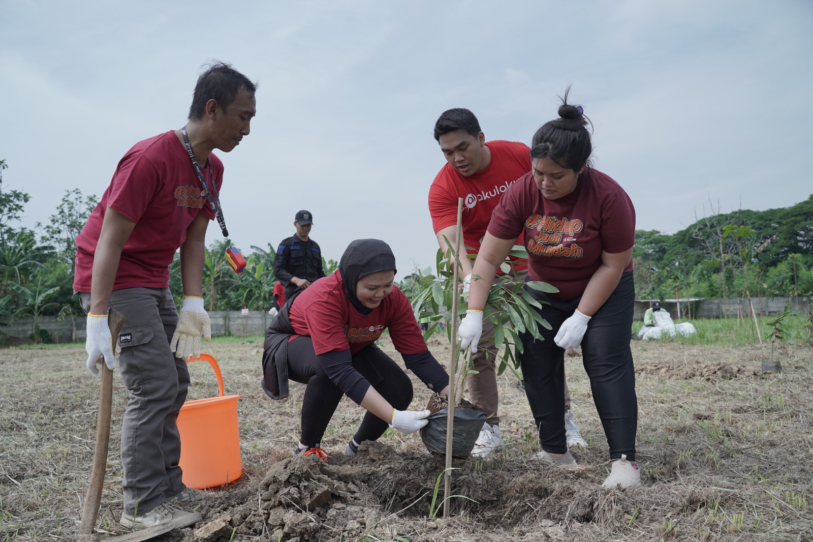 Dukung kelestarian lingkungan, Akulaku Group tanam ratusan pohon di Hutan Kota Ujung Menteng, Dukung kelestarian lingkungan, Akulaku Group tanam ratusan pohon di Hutan Kota Ujung Menteng,