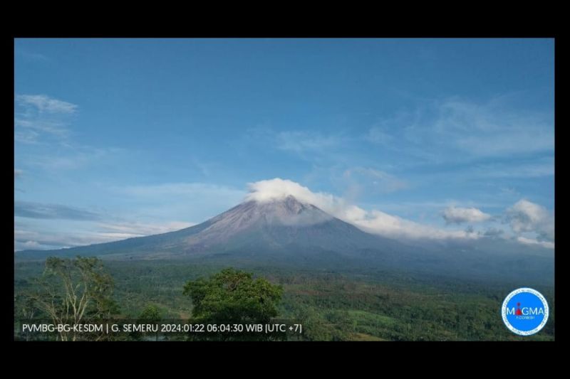 Gunung Semeru alami 19 kali gempa letusan Gunung Semeru alami 19 kali gempa letusan
