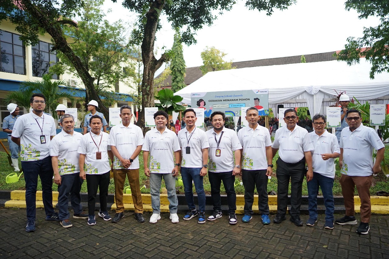Roadshow Program SEB, Duta SDGs Indonesia - Pertamina pasang instalasi solar panel di Sulsel Roadshow Program SEB, Duta SDGs Indonesia - Pertamina pasang instalasi solar panel di Sulsel
