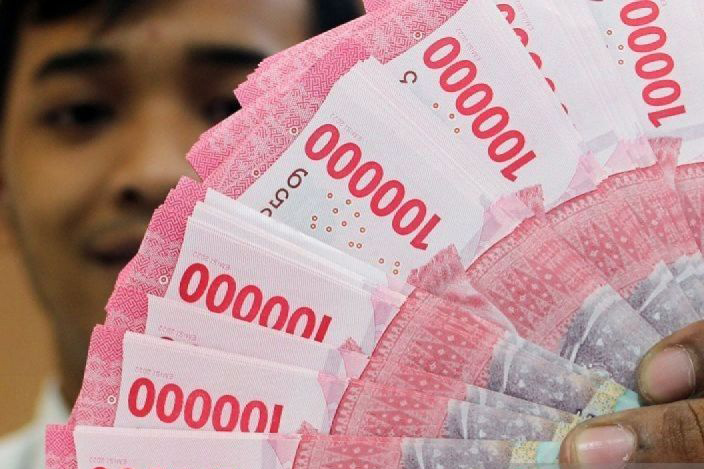 Rupiah tergelincir 68 poin menjadi Rp15.705 per dolar AS