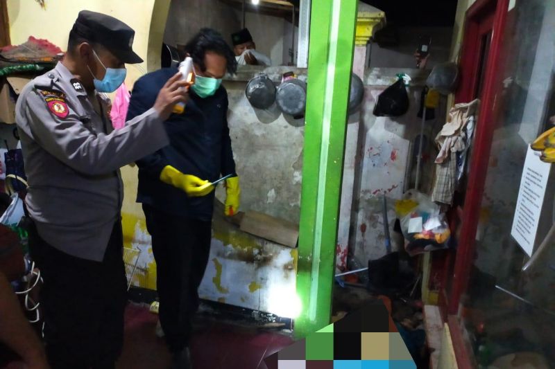 Penemuan dua jenazah di selter anjing ditangani Polres Blitar Penemuan dua jenazah di selter anjing ditangani Polres Blitar
