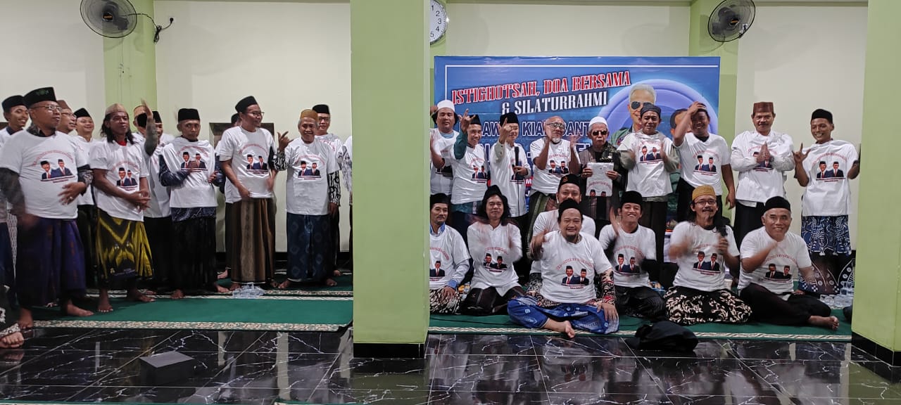 Kiai, gawagis dan santri se Mataraman gelar istighosah pemenangan Ganjar-Mahfud di Kediri Kiai, gawagis dan santri se Mataraman gelar istighosah pemenangan Ganjar-Mahfud di Kediri