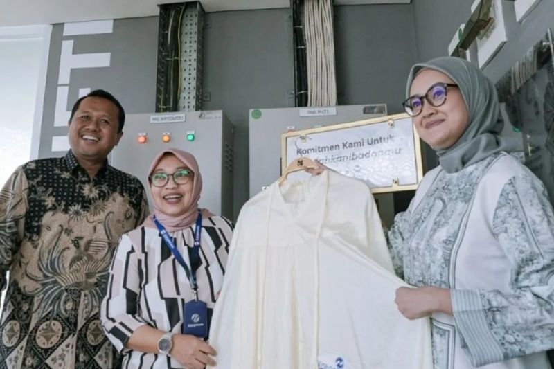 30 persen ruang di sejumlah halte TransJakarta dialokasikan untuk UMKM 30 persen ruang di sejumlah halte TransJakarta dialokasikan untuk UMKM