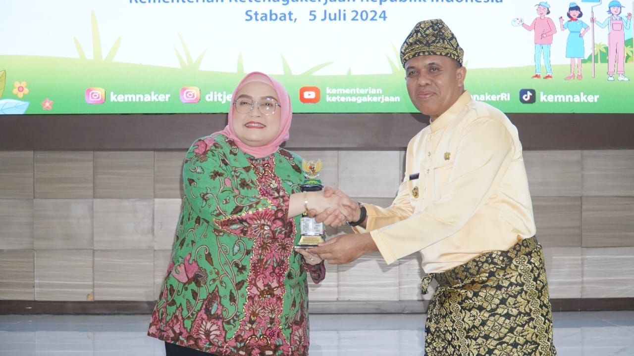 Kunjungi Langkat, Dirjen PHI dan JSK Kemnaker bahas kekerasan seksual di tempat kerja Kunjungi Langkat, Dirjen PHI dan JSK Kemnaker bahas kekerasan seksual di tempat kerja