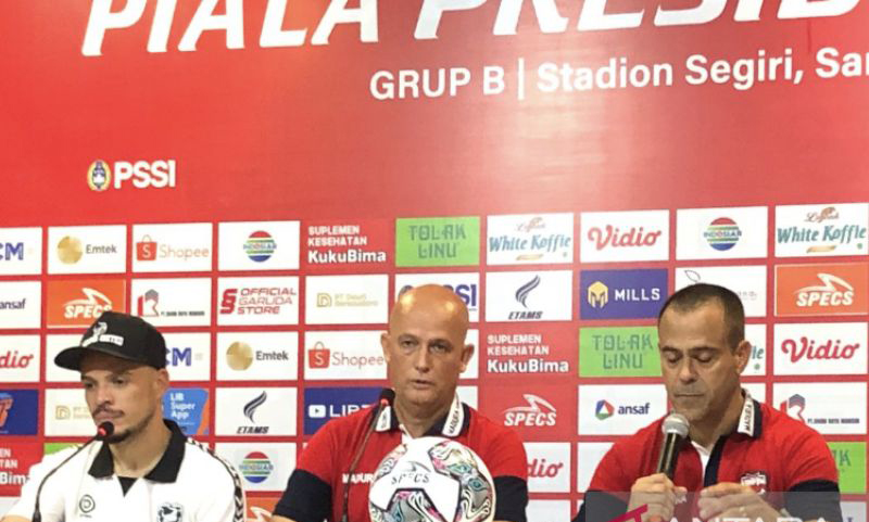 Fabio Lefundes ditunjuk sebagai pelatih anyar Persita Tangerang Fabio Lefundes ditunjuk sebagai pelatih anyar Persita Tangerang
