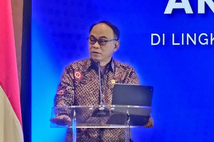 Menkominfo: Satgas berhasil tekan akses judi online hingga 50 persen