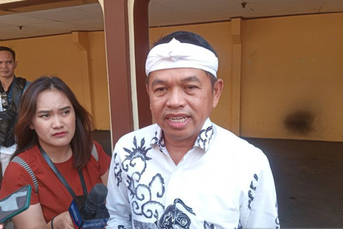 Dedi Mulyadi hadir sebagai saksi dalam sidang PK Saka Tatal Dedi Mulyadi hadir sebagai saksi dalam sidang PK Saka Tatal