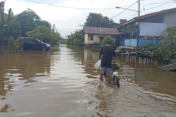 Sungai Kapuas meluap warga Kapuas Hulu diminta waspada banjir