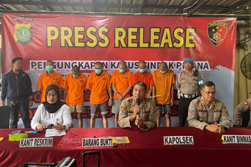 Polisi tangkap tiga pencuri sepeda motor di Jakarta Selatan Polisi tangkap tiga pencuri sepeda motor di Jakarta Selatan