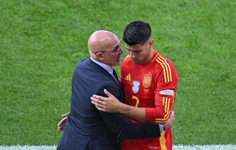 Alvaro Morata resmi tinggalkan Atletico Madrid untuk gabung AC Milan Alvaro Morata resmi tinggalkan Atletico Madrid untuk gabung AC Milan