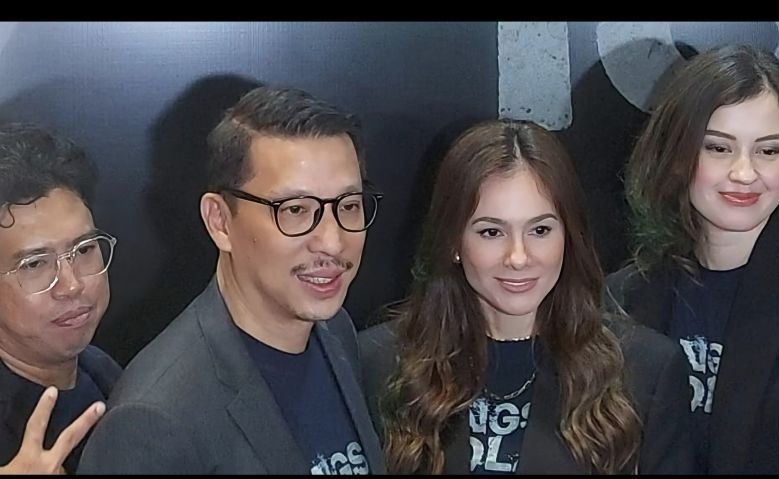 Wulan Guritno bergelut lawan Kimberly Ryder di film Bangsal Isolasi Wulan Guritno bergelut lawan Kimberly Ryder di film Bangsal Isolasi
