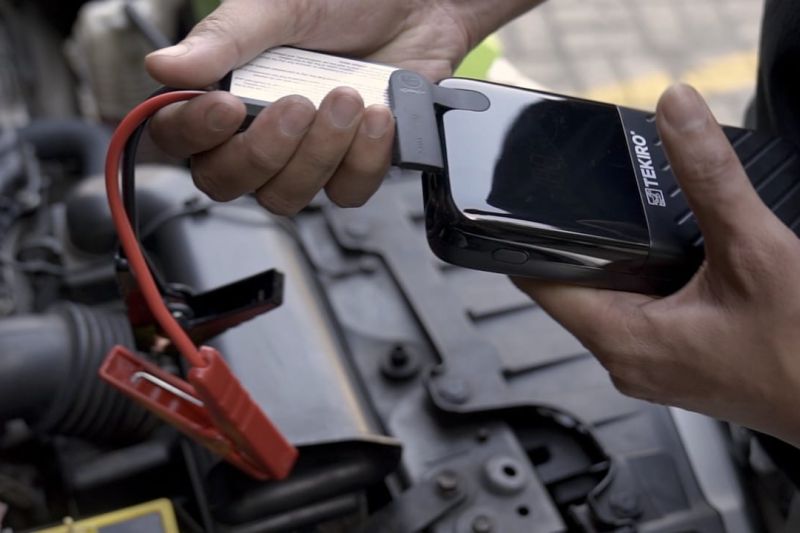 Tekiro luncurkan produk Portable Jump Starter 8000 mAh di GIIAS 2024 Tekiro luncurkan produk Portable Jump Starter 8000 mAh di GIIAS 2024