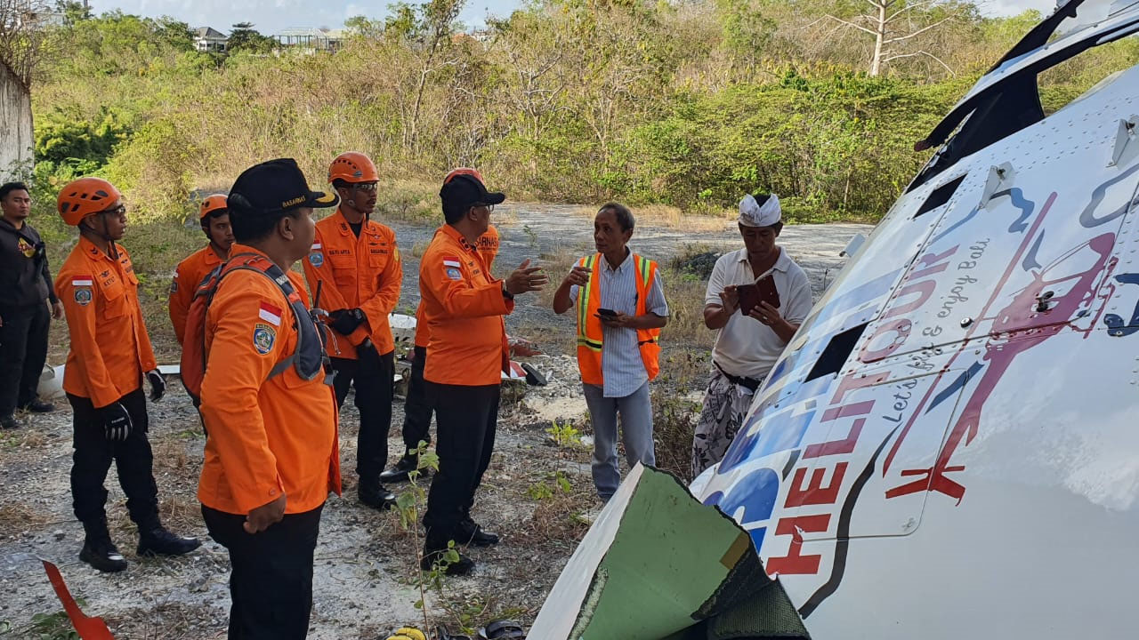 Helikopter jatuh diduga akibat baling-baling terlilit benang layangan