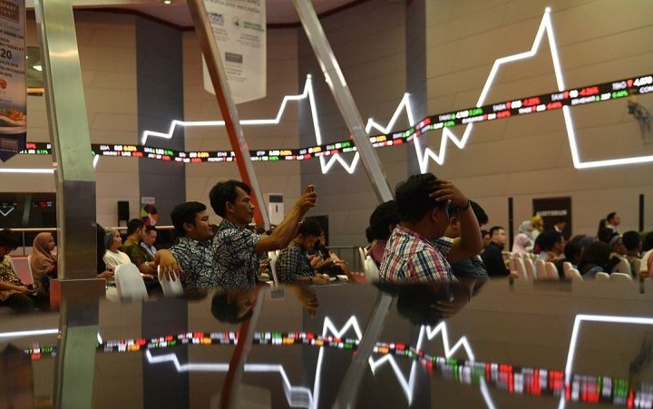 IHSG ditutup menguat di tengah pelemahan mayoritas bursa kawasan Asia